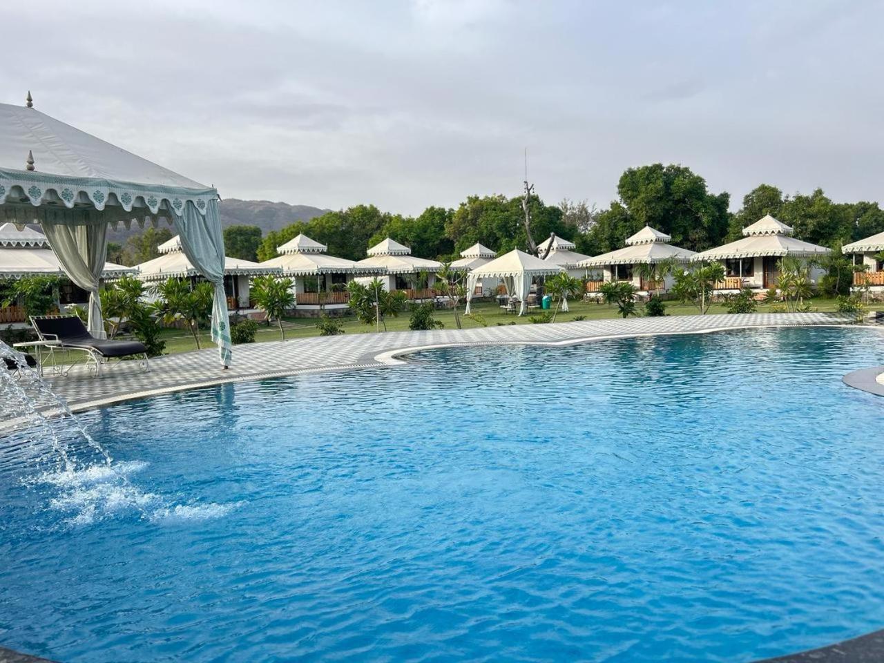 Ananda Resort Pushkar Exteriör bild